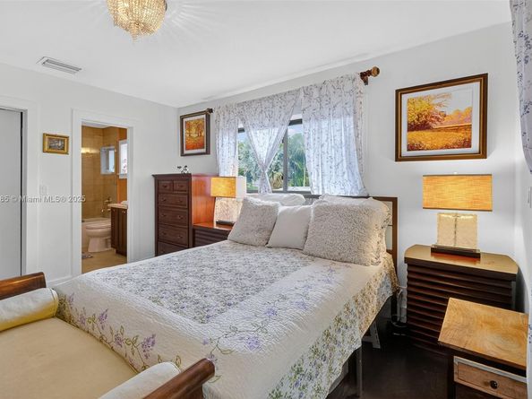 6345 Maynada St, Coral Gables FL 33146