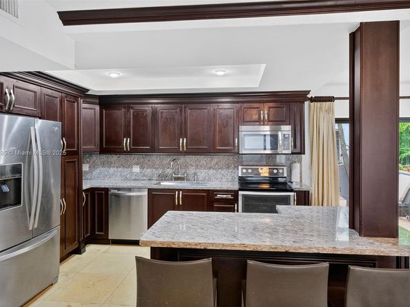 6345 Maynada St, Coral Gables FL 33146