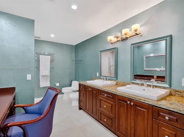 6345 Maynada St, Coral Gables FL 33146