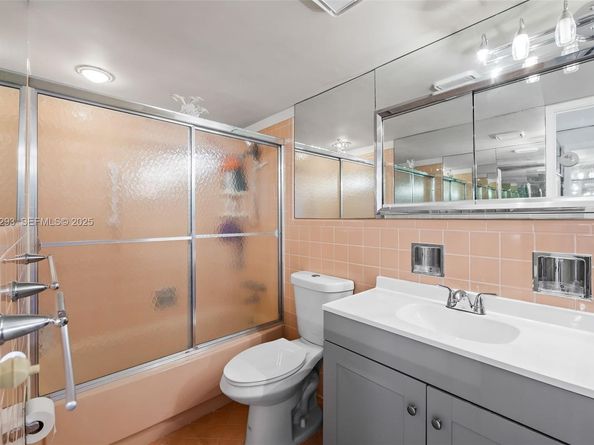 633 NE 21st Avenue 9B, Deerfield Beach FL 33441