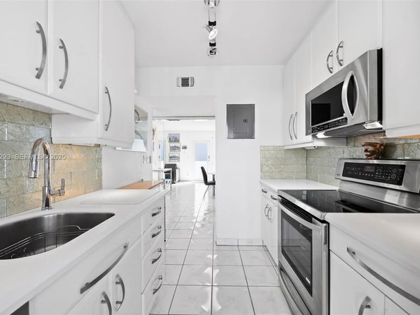 633 NE 21st Avenue 9B, Deerfield Beach FL 33441