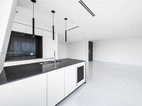 300 Biscayne Boulevard Way 4507W, Miami FL 33131