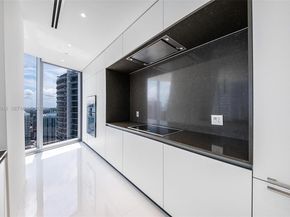 300 Biscayne Boulevard Way 4507W, Miami FL 33131