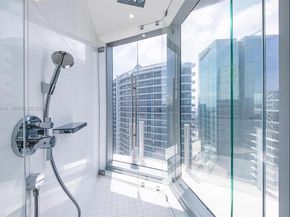 300 Biscayne Boulevard Way 4507W, Miami FL 33131