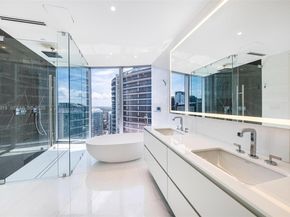 300 Biscayne Boulevard Way 4507W, Miami FL 33131