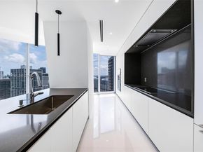 300 Biscayne Boulevard Way 4507W, Miami FL 33131