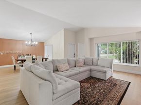 8615 Bridle Path Ct, Davie FL 33328