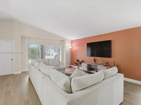 8615 Bridle Path Ct, Davie FL 33328