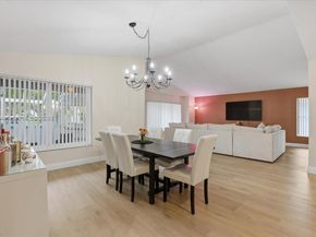 8615 Bridle Path Ct, Davie FL 33328