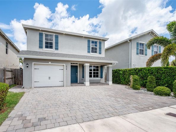 624 NE 5th St, Florida City FL 33034