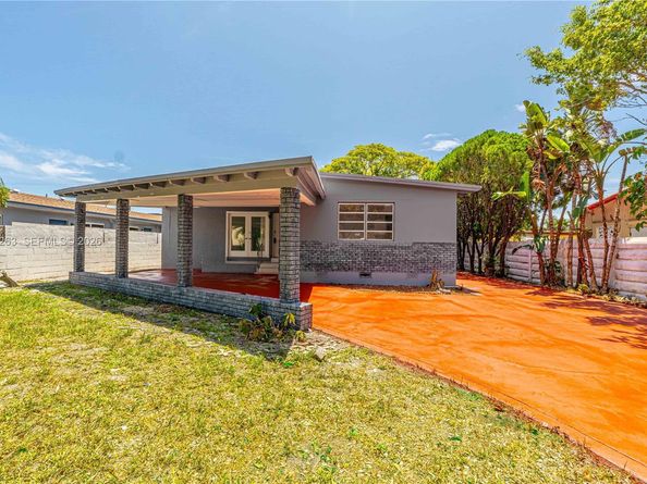 1777 N 17th Ct, Hollywood FL 33020