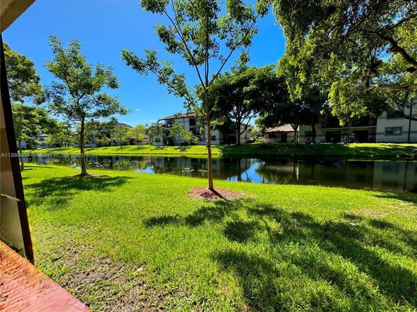 9956 Nob Hill Pl 9956, Sunrise FL 33351