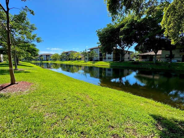 9956 Nob Hill Pl 9956, Sunrise FL 33351