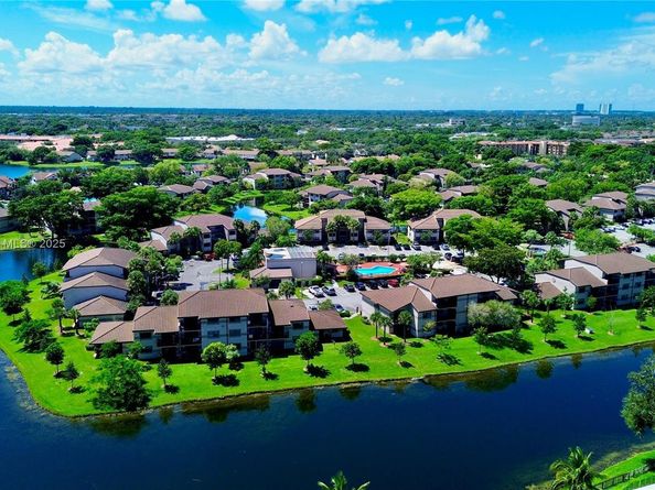 9956 Nob Hill Pl 9956, Sunrise FL 33351