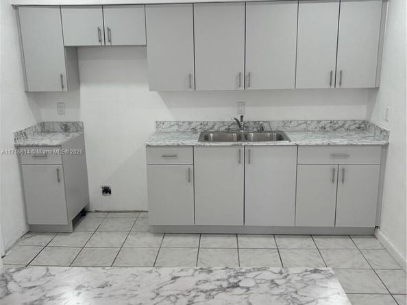 10465 SW 173rd Ter, Miami FL 33157