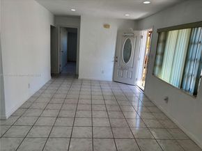 10465 SW 173rd Ter, Miami FL 33157