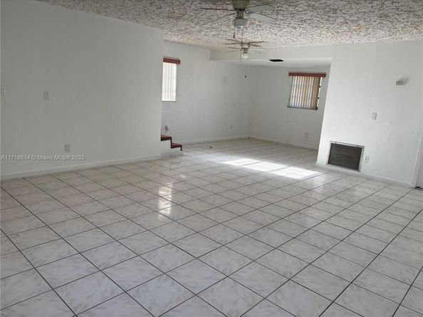 10465 SW 173rd Ter, Miami FL 33157