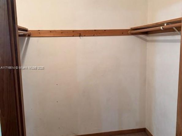 10465 SW 173rd Ter, Miami FL 33157