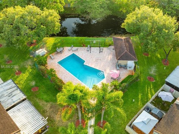 3659 NW 91st Ln, Sunrise FL 33351