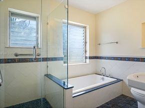 1423 Biarritz Dr, Miami Beach FL 33141