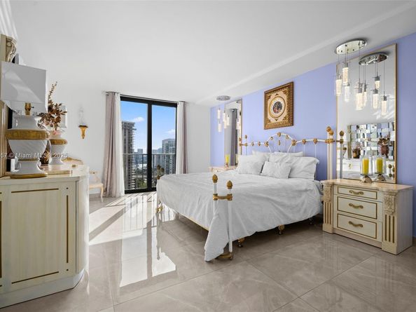 19667 Turnberry Way 20B, Aventura FL 33180