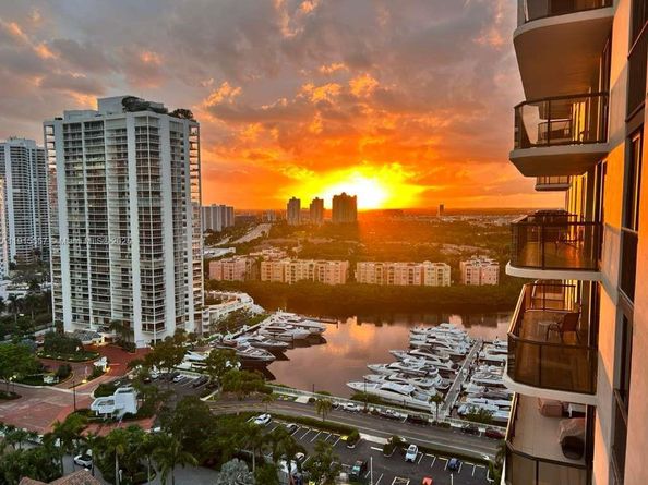 19667 Turnberry Way 20B, Aventura FL 33180