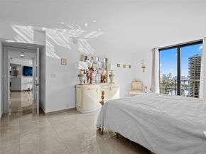 19667 Turnberry Way 20B, Aventura FL 33180