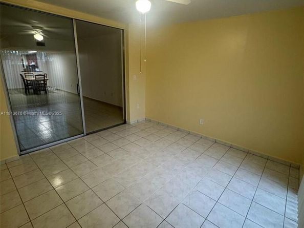 4360 W 11th Ln 33, Hialeah FL 33012