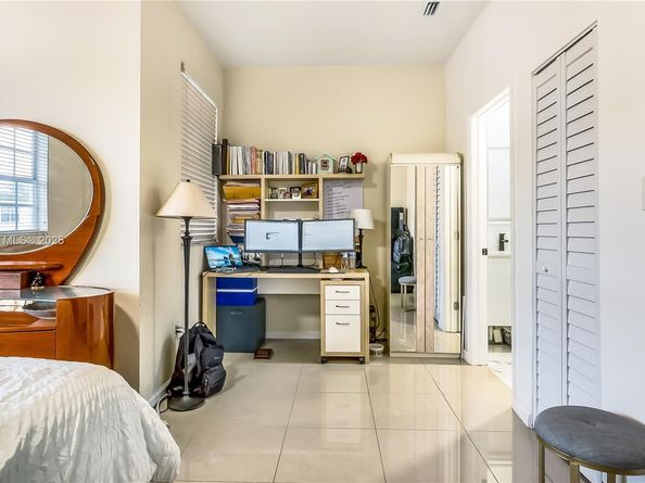 3087 NW 30th Pl, Oakland Park FL 33311