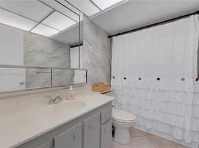 9721 Sunrise Lakes Blvd 201, Sunrise FL 33322