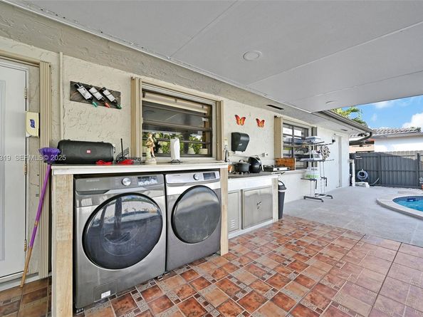 31 NW 133rd Pl, Miami FL 33182