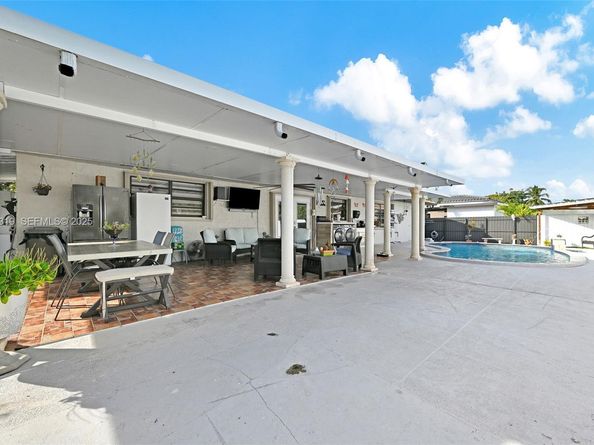 31 NW 133rd Pl, Miami FL 33182