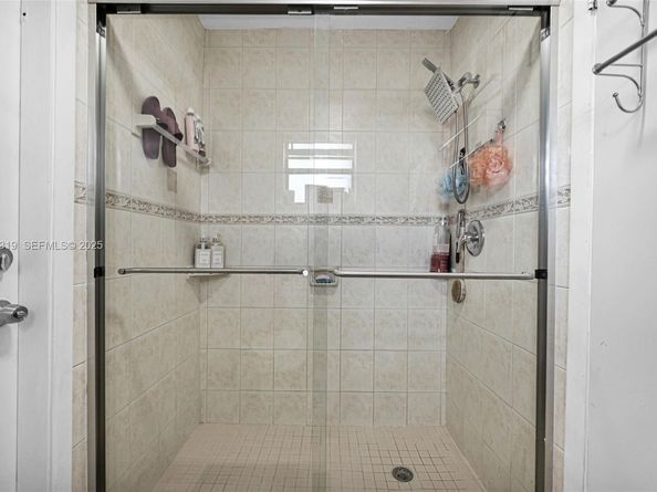 31 NW 133rd Pl, Miami FL 33182