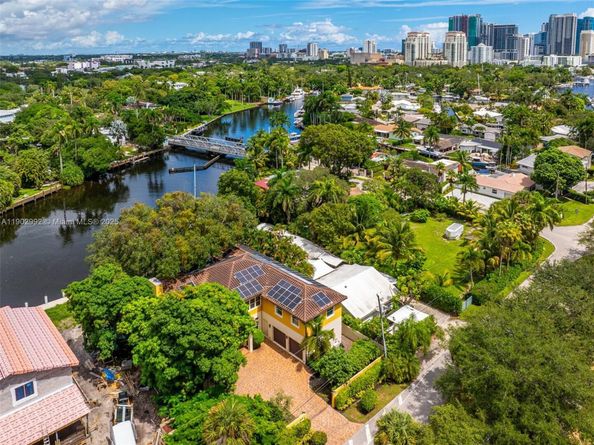 1115 SW 5th Pl, Fort Lauderdale FL 33312