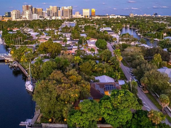 1115 SW 5th Pl, Fort Lauderdale FL 33312