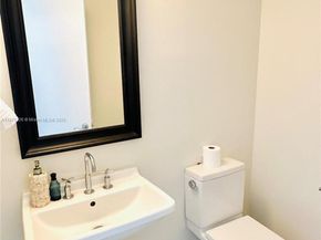 185 SW 7th St 3502, Miami FL 33130
