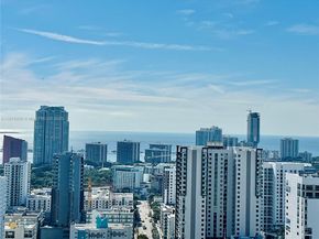 185 SW 7th St 3502, Miami FL 33130