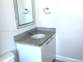 185 SW 7th St 3502, Miami FL 33130