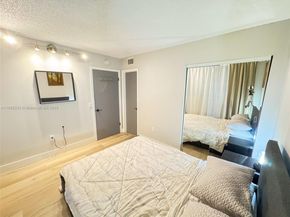 9410 Poinciana Pl 405, Davie FL 33324