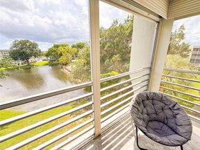 9410 Poinciana Pl 405, Davie FL 33324