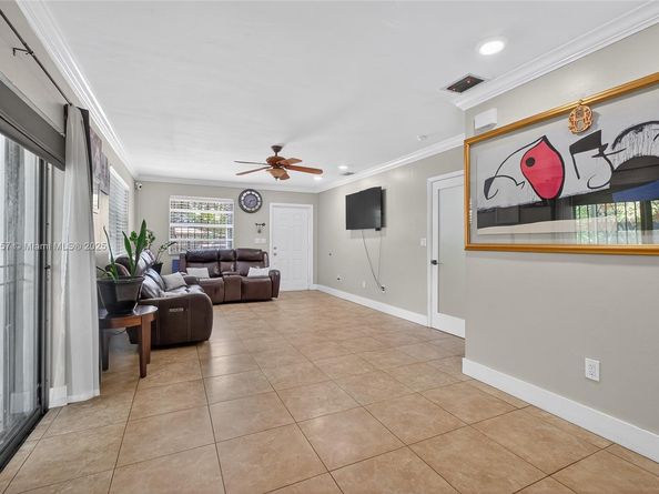 395 NW 124th St, North Miami FL 33168