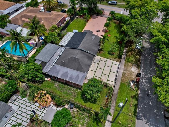 395 NW 124th St, North Miami FL 33168