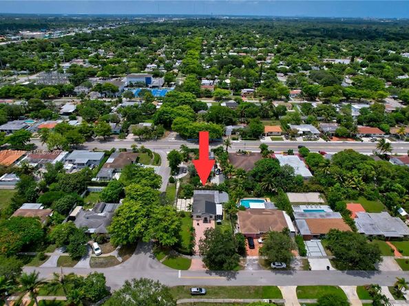 395 NW 124th St, North Miami FL 33168