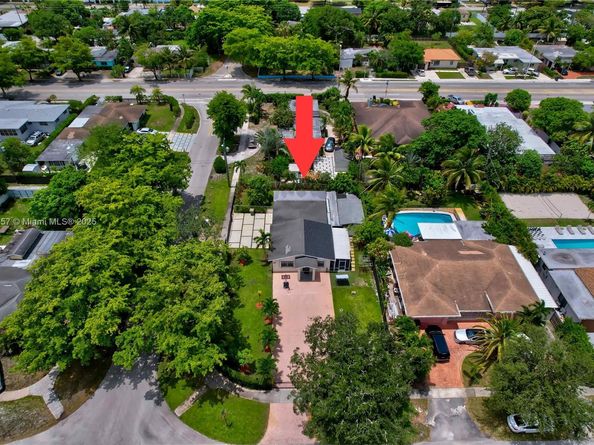 395 NW 124th St, North Miami FL 33168