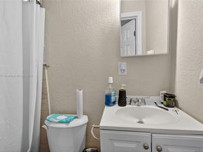 395 NW 124th St, North Miami FL 33168