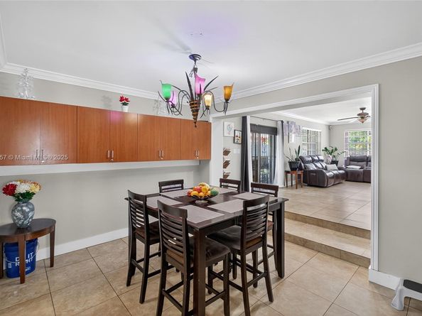 395 NW 124th St, North Miami FL 33168