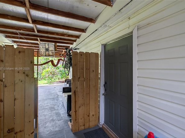 395 NW 124th St, North Miami FL 33168