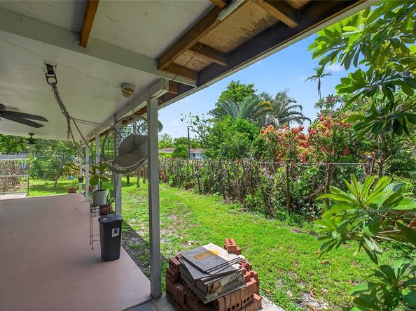 395 NW 124th St, North Miami FL 33168