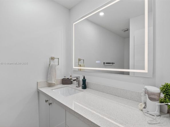 19220 NE 25th Ave 274B, Miami FL 33180