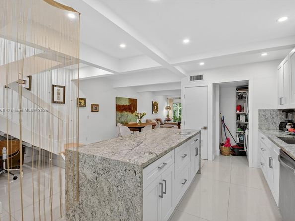 19220 NE 25th Ave 274B, Miami FL 33180